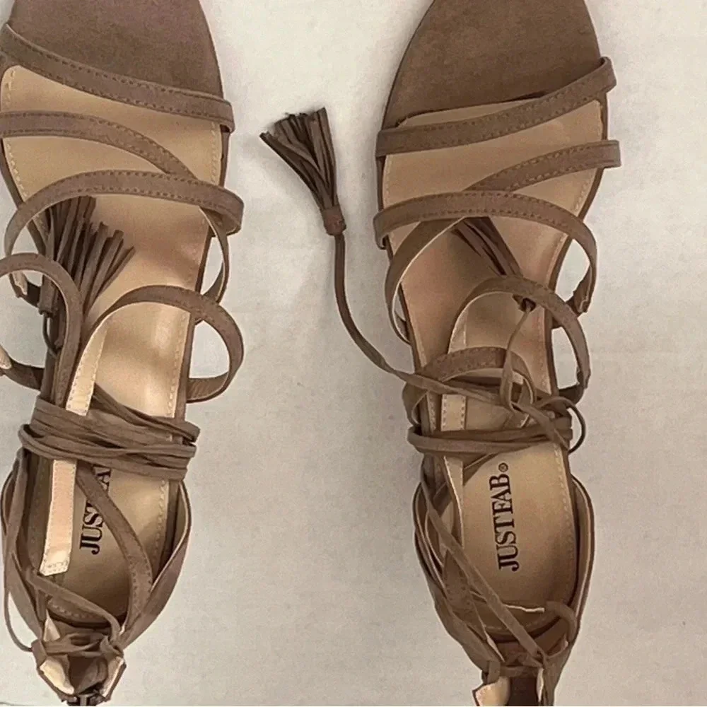 Just Fab Roma Women Dressy sandals, size 11 color Taupe straps go up legs